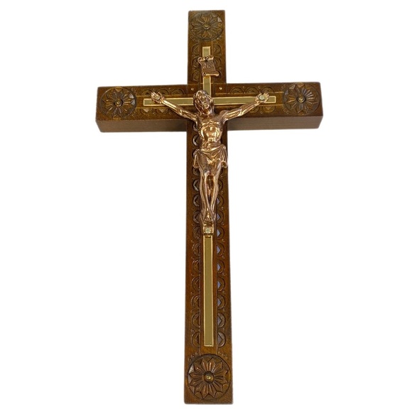 Walnut Wood Floral Engraved Crucifix Cross Jesus Corpus - Picture 1 of 8